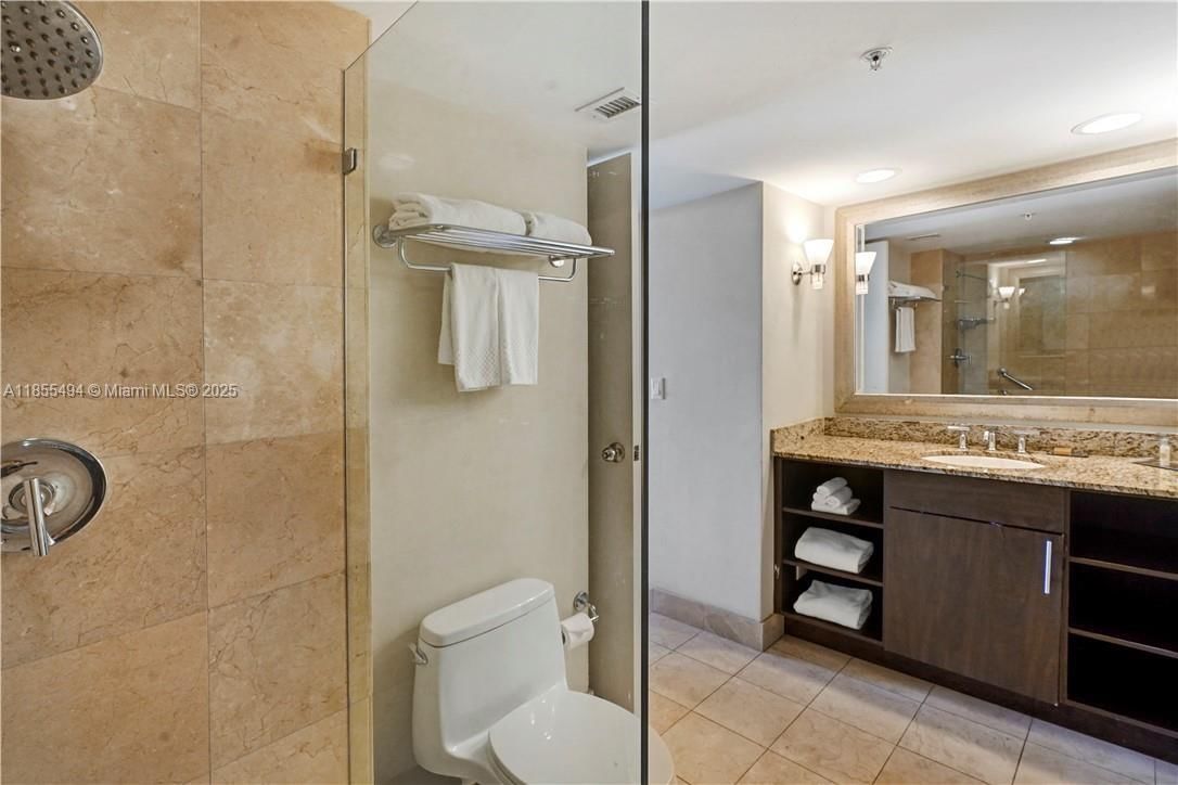 Real estate property located at 2670 Sunrise Blvd #521, Broward, Gallery One Condo, Fort Lauderdale, FL