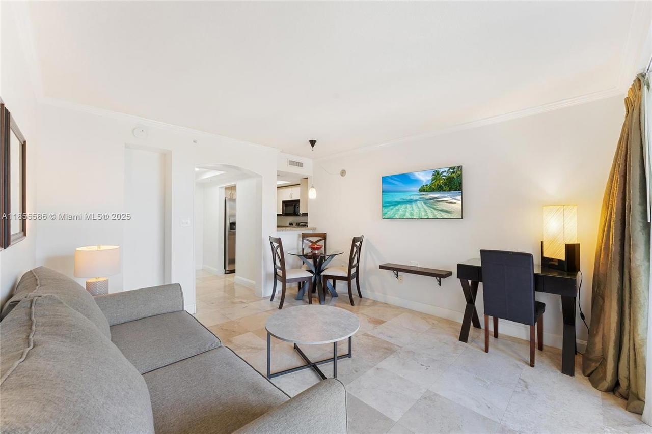 Real estate property located at 2951 Bayshore Dr #506, Miami-dade, The Mutiny Condo, Miami, FL