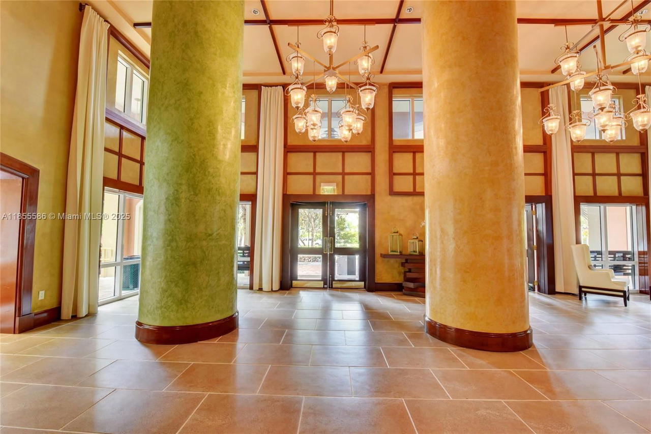 Real estate property located at 2951 Bayshore Dr #506, Miami-dade, The Mutiny Condo, Miami, FL