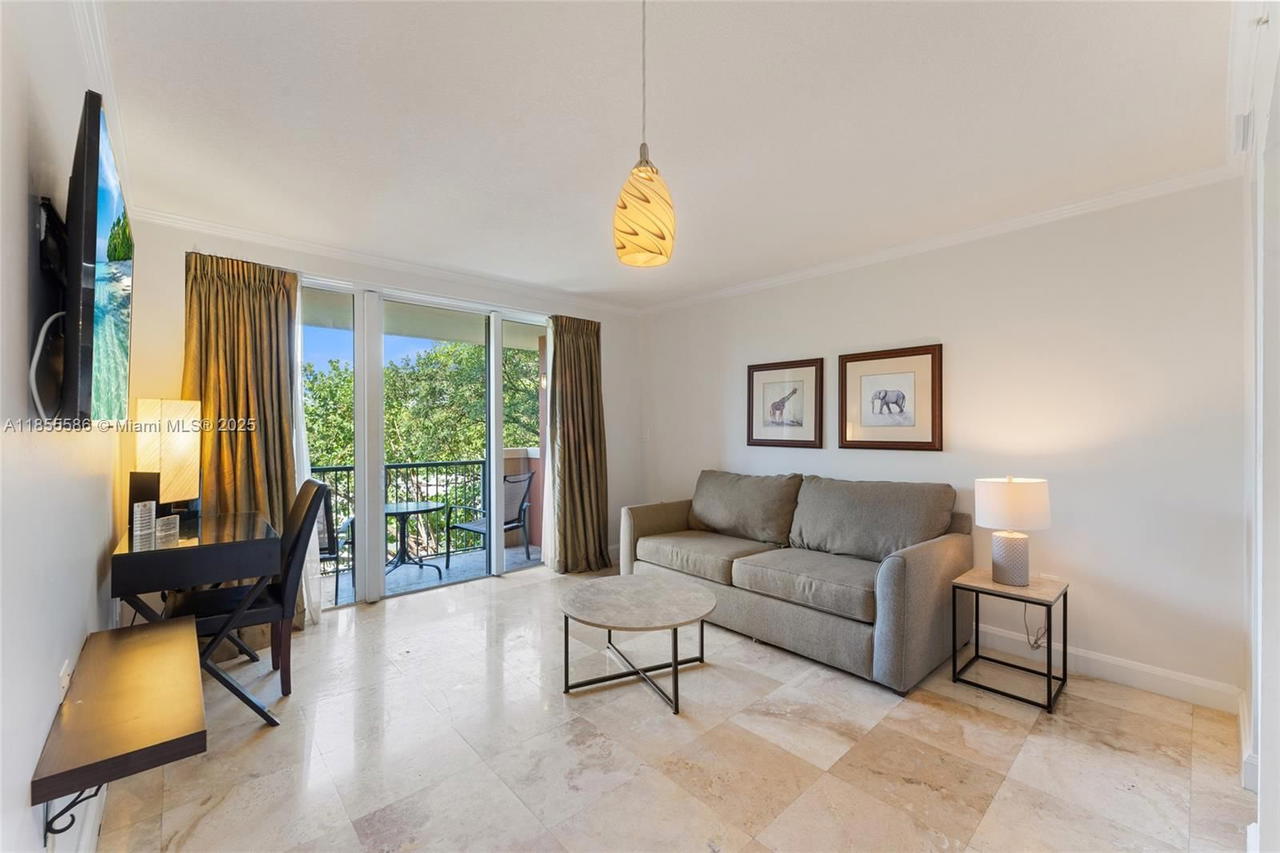 Real estate property located at 2951 Bayshore Dr #506, Miami-dade, The Mutiny Condo, Miami, FL