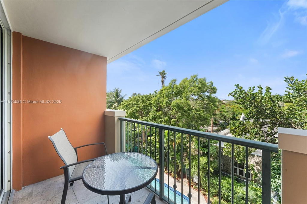 Real estate property located at 2951 Bayshore Dr #506, Miami-dade, The Mutiny Condo, Miami, FL