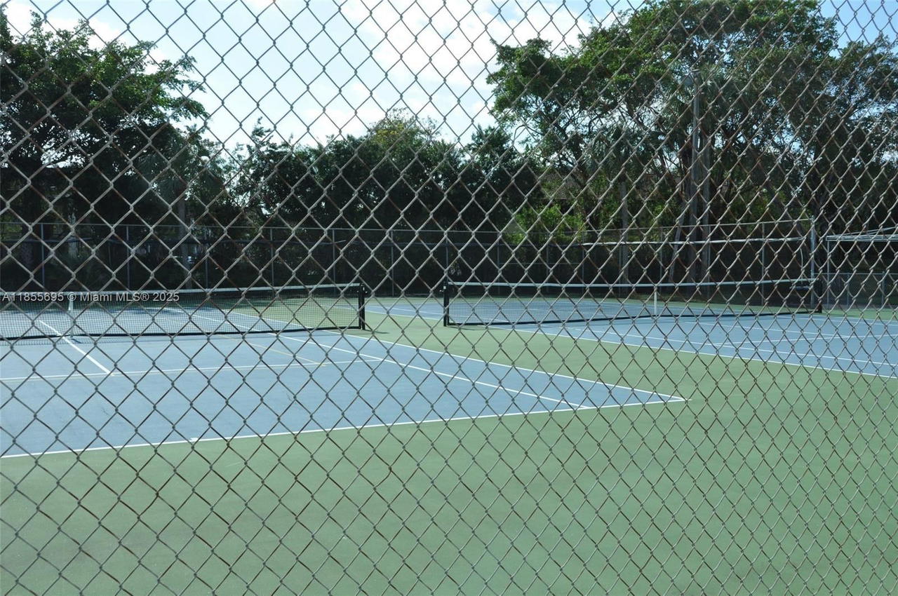 Real estate property located at 3180 Holiday Springs Blvd #5-112, Broward, Holiday Springs Village 1, Margate, FL