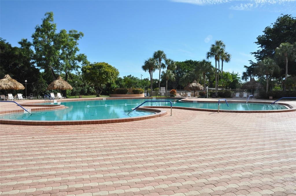 Real estate property located at 3180 Holiday Springs Blvd #5-112, Broward, Holiday Springs Village 1, Margate, FL