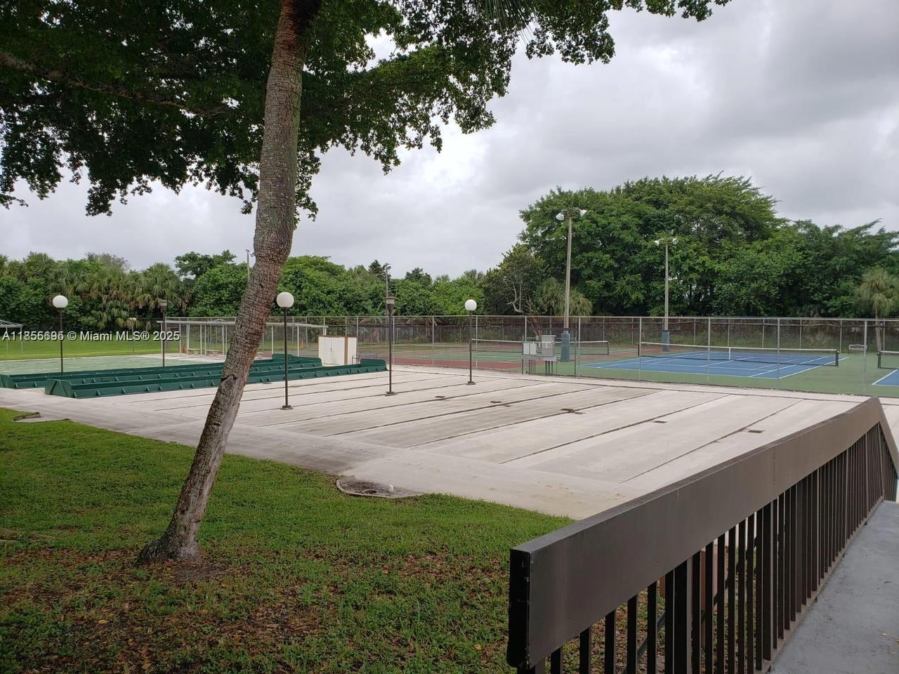 Real estate property located at 3180 Holiday Springs Blvd #5-112, Broward, Holiday Springs Village 1, Margate, FL