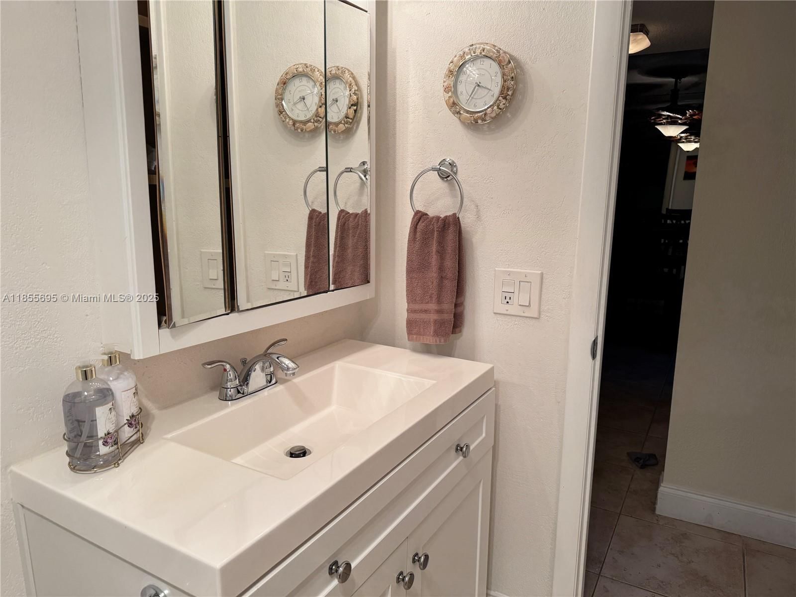 Real estate property located at 3180 Holiday Springs Blvd #5-112, Broward, Holiday Springs Village 1, Margate, FL