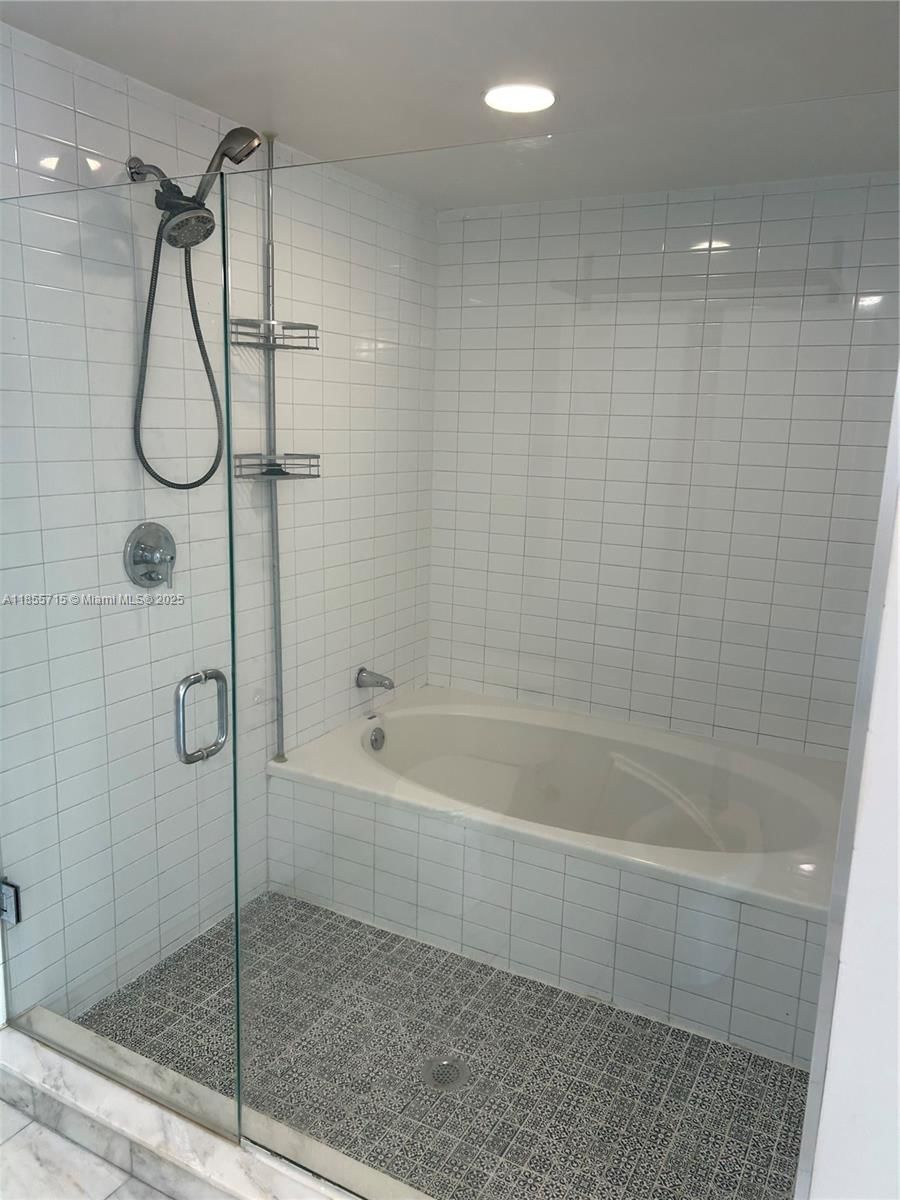 Real estate property located at 888 Biscayne Blvd #4106, Miami-dade, Marinablue Condo, Miami, FL
