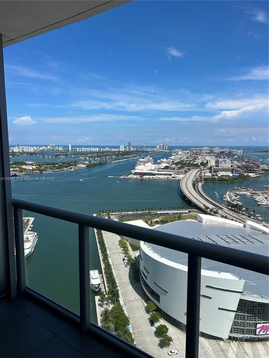 Real estate property located at 888 Biscayne Blvd #4106, Miami-dade, Marinablue Condo, Miami, FL