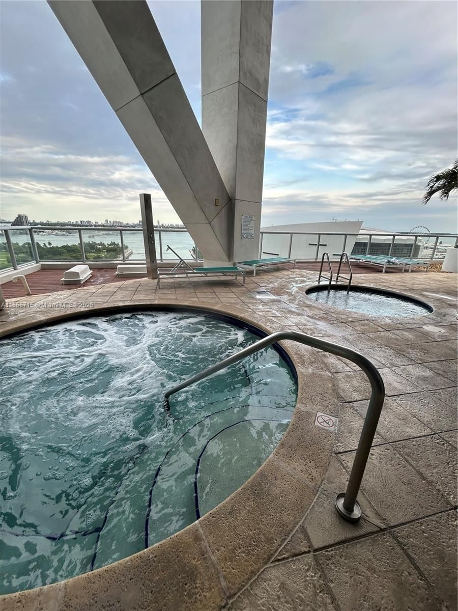 Real estate property located at 888 Biscayne Blvd #4106, Miami-dade, Marinablue Condo, Miami, FL