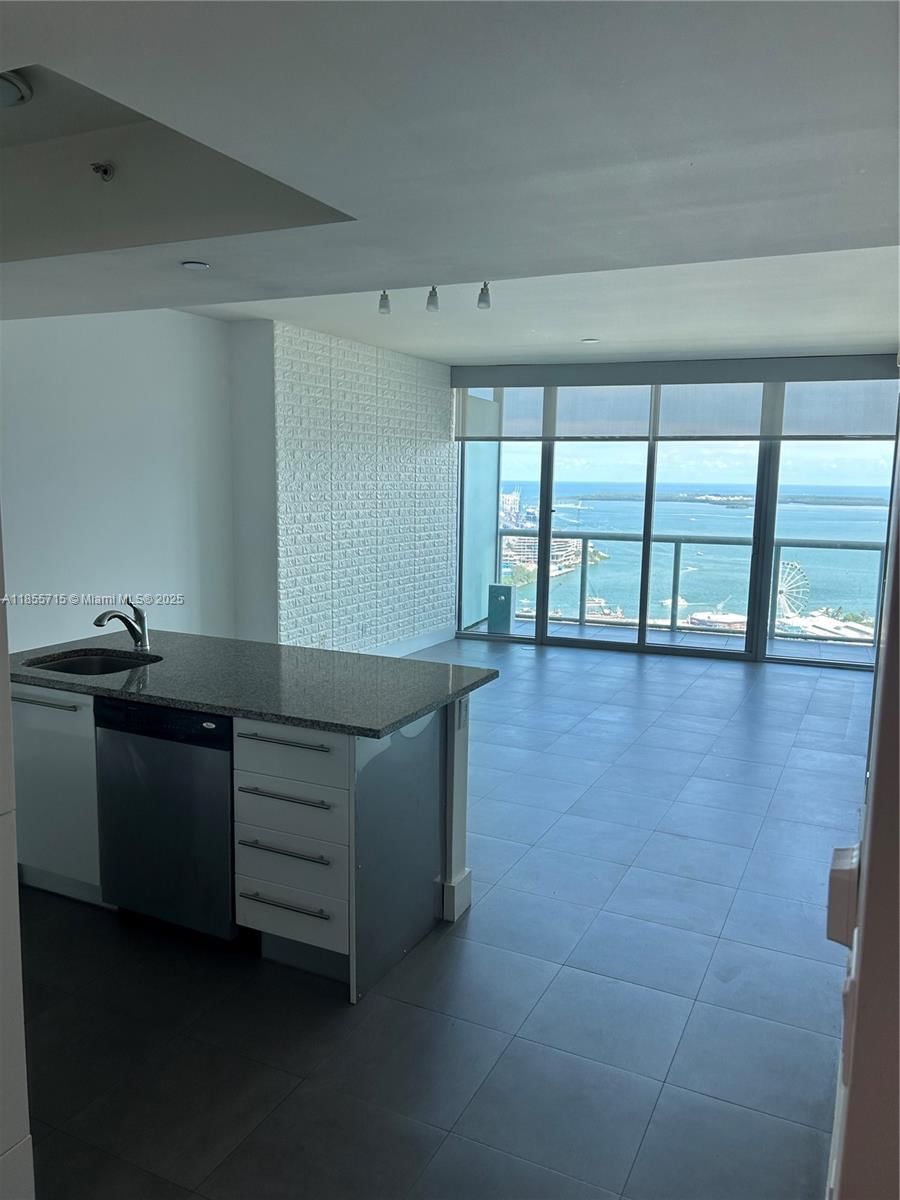 Real estate property located at 888 Biscayne Blvd #4106, Miami-dade, Marinablue Condo, Miami, FL
