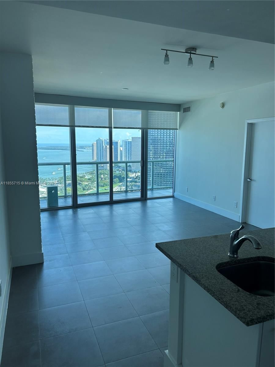 Real estate property located at 888 Biscayne Blvd #4106, Miami-dade, Marinablue Condo, Miami, FL