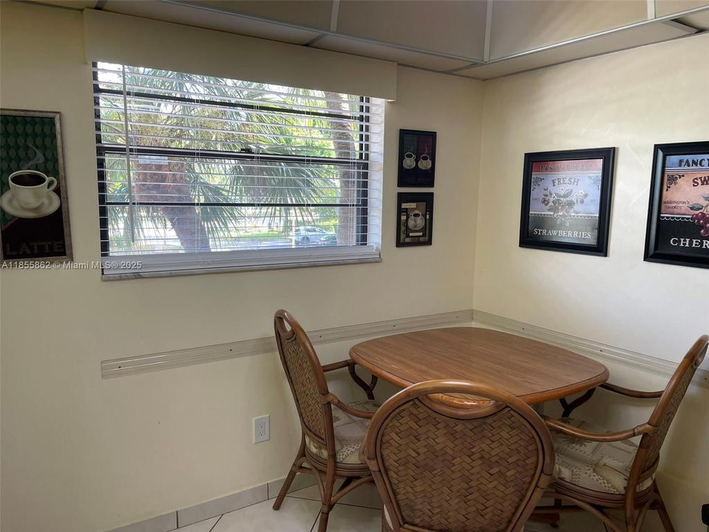 Real estate property located at 4975 Sabal Palm Blvd #208, Broward, Lakes Of Carriage Hills, Tamarac, FL