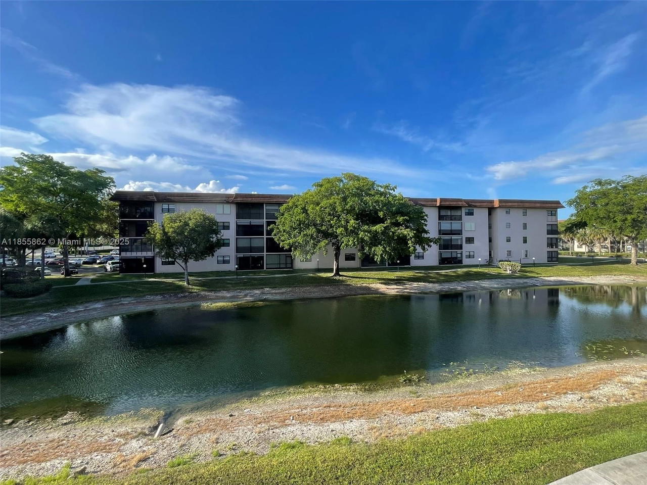 Real estate property located at 4975 Sabal Palm Blvd #208, Broward, Lakes Of Carriage Hills, Tamarac, FL