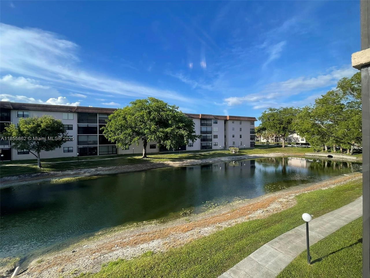 Real estate property located at 4975 Sabal Palm Blvd #208, Broward, Lakes Of Carriage Hills, Tamarac, FL