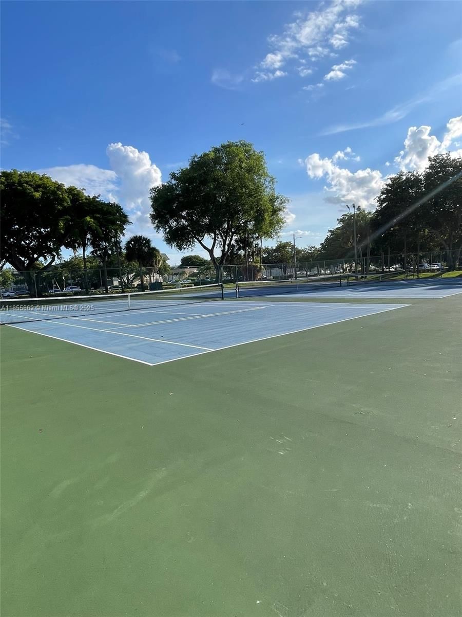 Real estate property located at 4975 Sabal Palm Blvd #208, Broward, Lakes Of Carriage Hills, Tamarac, FL