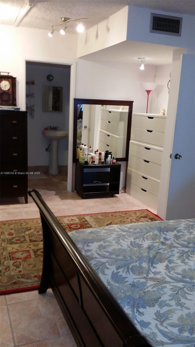 Real estate property located at 1351 Miami Gardens Dr #1601E, Miami-dade, Buckley Towers Condo - Ea, Miami, FL