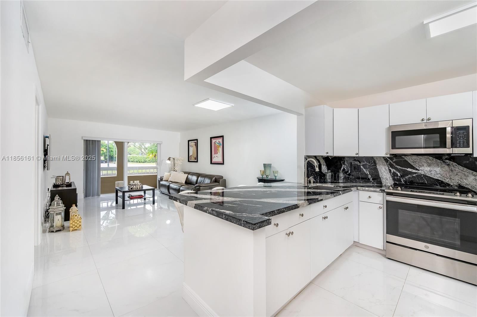 Real estate property located at 7850 Camino Real #0-117, Miami-dade, Village Of Kings Creek Co, Miami, FL
