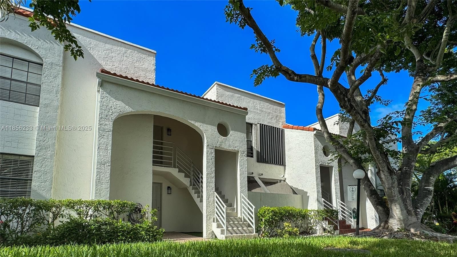 Real estate property located at 3570 Magellan Cir #222-2, Miami-dade, Mariner Village Garden Co, Aventura, FL