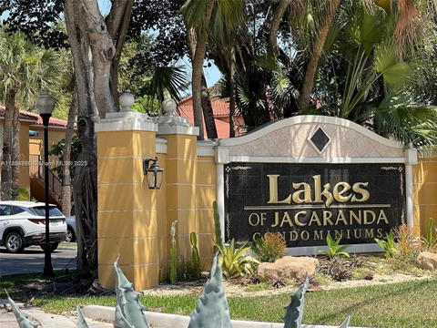 Real estate property located at 10717 Cleary Blvd #207, Broward, Lakes Of Jacaranda Condo, Plantation, FL