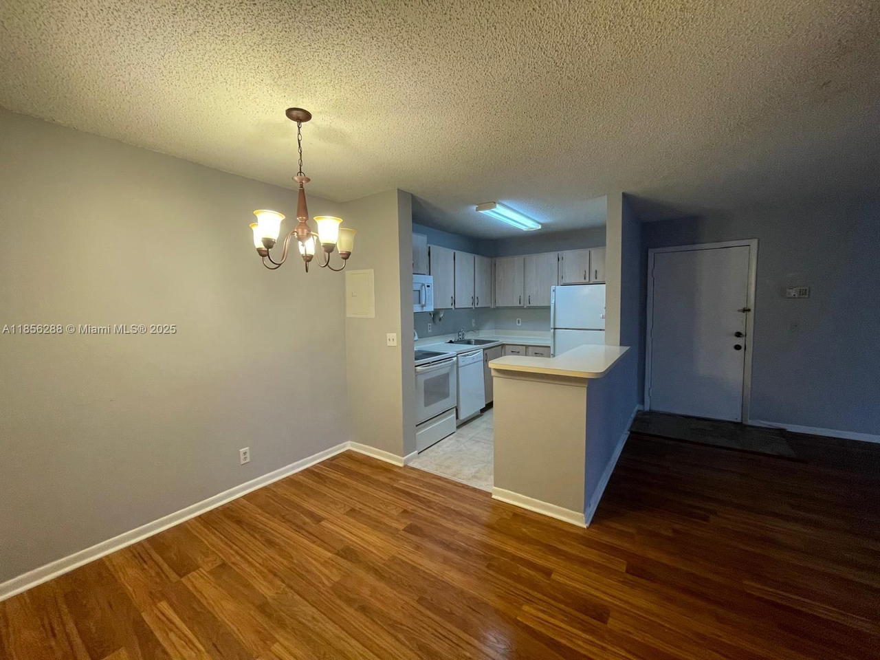 Real estate property located at 10717 Cleary Blvd #207, Broward, Lakes Of Jacaranda Condo, Plantation, FL