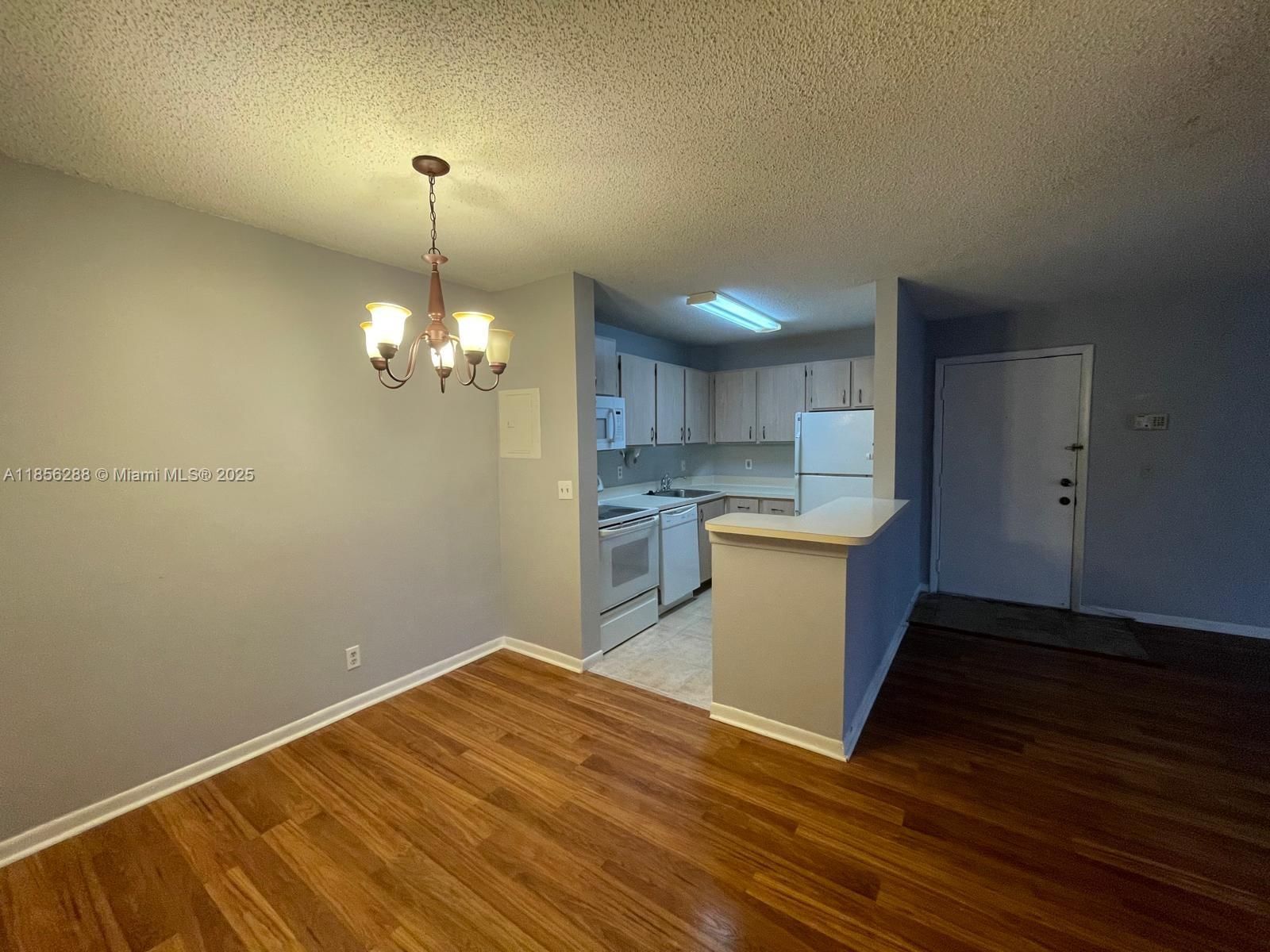 Real estate property located at 10717 Cleary Blvd #207, Broward, Lakes Of Jacaranda Condo, Plantation, FL