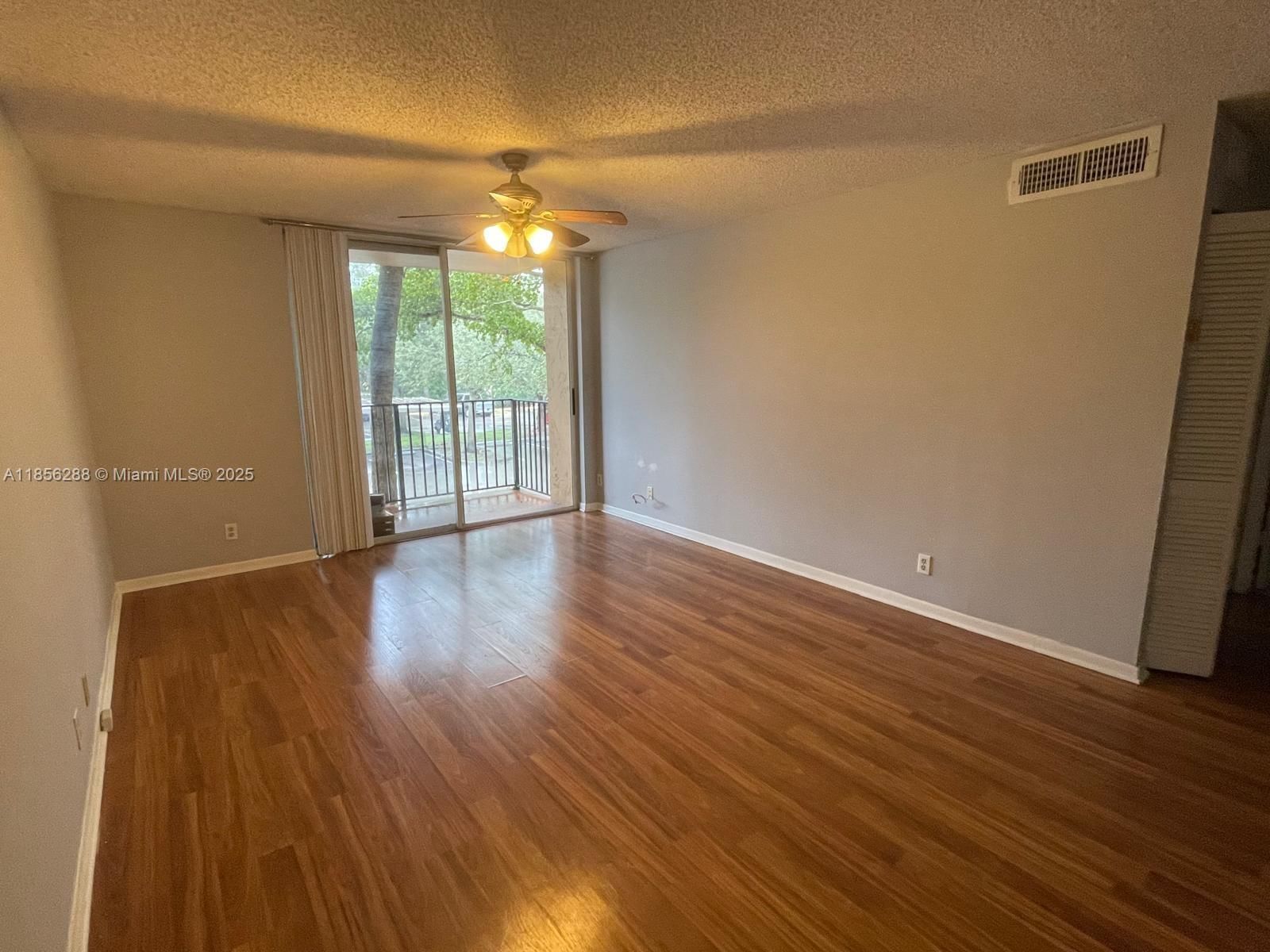 Real estate property located at 10717 Cleary Blvd #207, Broward, Lakes Of Jacaranda Condo, Plantation, FL