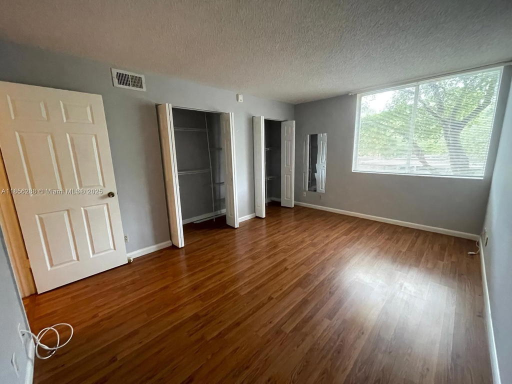 Real estate property located at 10717 Cleary Blvd #207, Broward, Lakes Of Jacaranda Condo, Plantation, FL