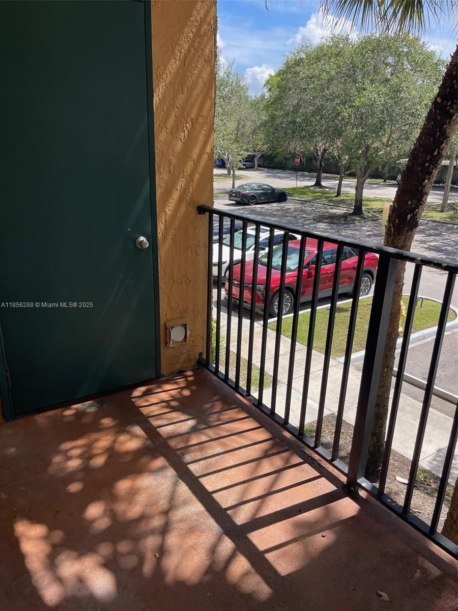 Real estate property located at 10717 Cleary Blvd #207, Broward, Lakes Of Jacaranda Condo, Plantation, FL