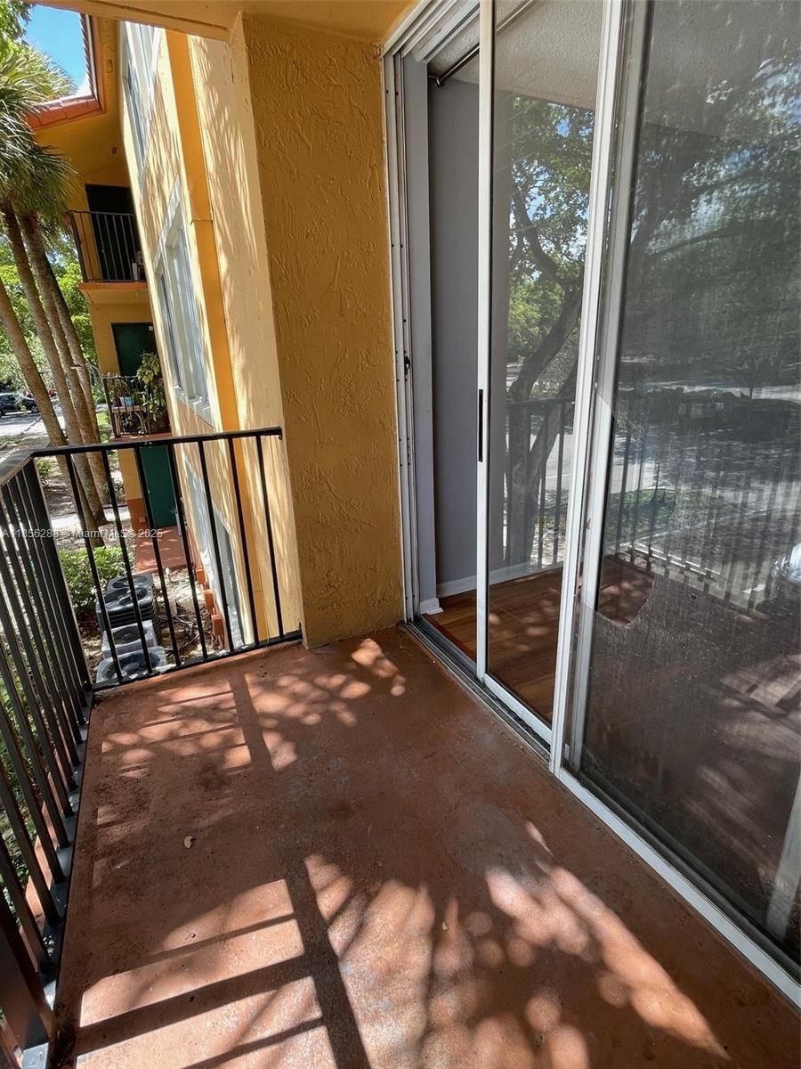 Real estate property located at 10717 Cleary Blvd #207, Broward, Lakes Of Jacaranda Condo, Plantation, FL