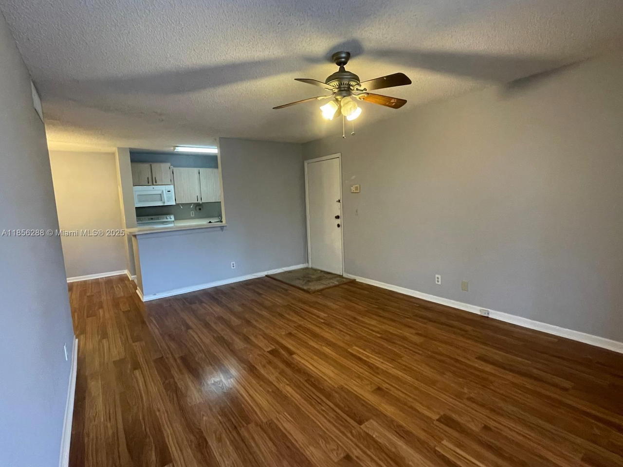 Real estate property located at 10717 Cleary Blvd #207, Broward, Lakes Of Jacaranda Condo, Plantation, FL