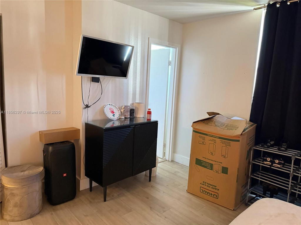 Real estate property located at 16919 Bay Rd #710, Miami-dade, Plaza Of Americas Condo P, Sunny Isles Beach, FL