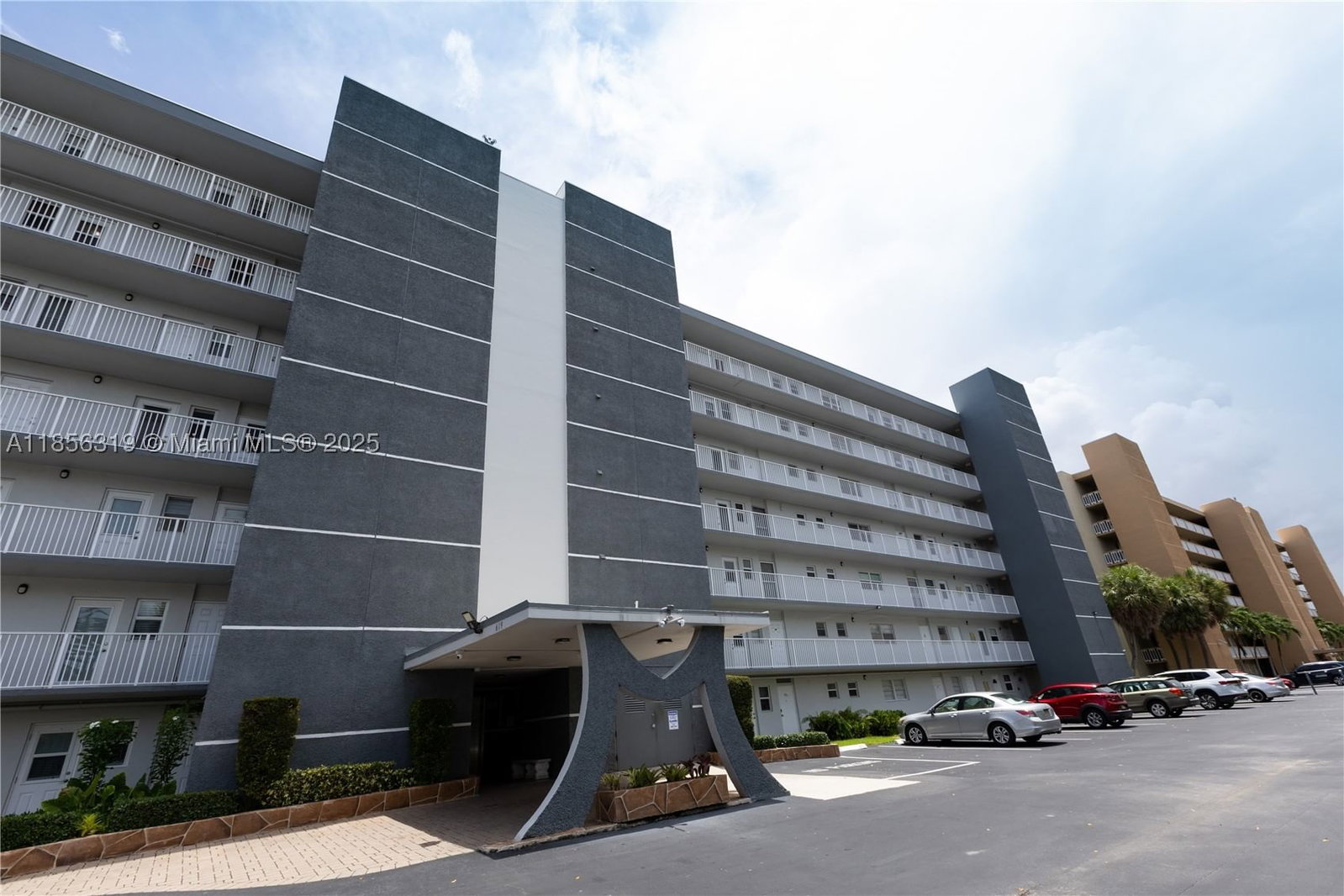 Real estate property located at 619 14th Ave #507, Broward, Meadowbrook Towers Condo E, Hallandale Beach, FL