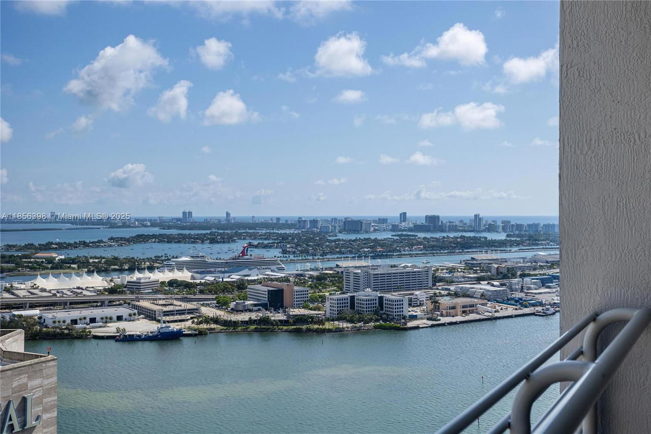 Real estate property located at 335 Biscayne Blvd LPH-00, Miami-dade, One Miami East Condo, Miami, FL