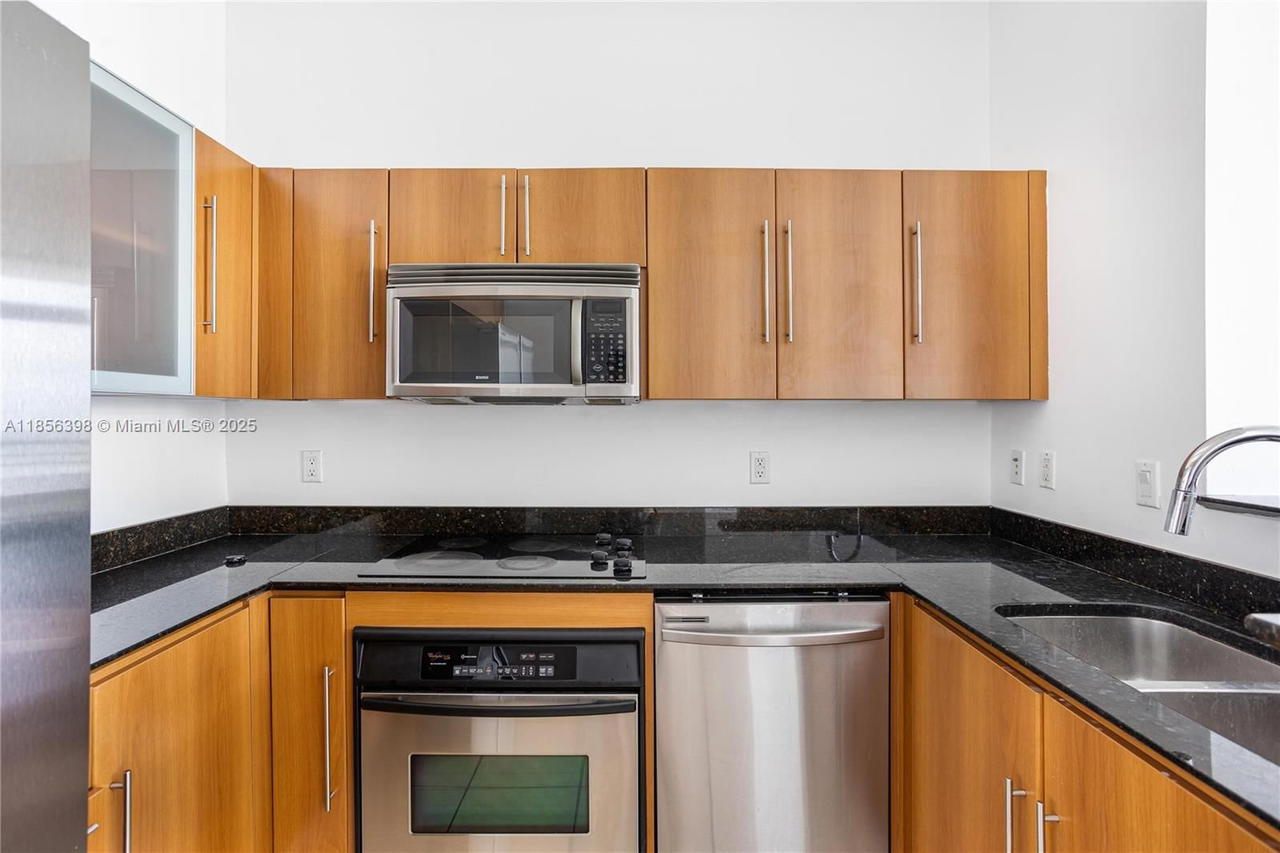 Real estate property located at 335 Biscayne Blvd LPH-00, Miami-dade, One Miami East Condo, Miami, FL