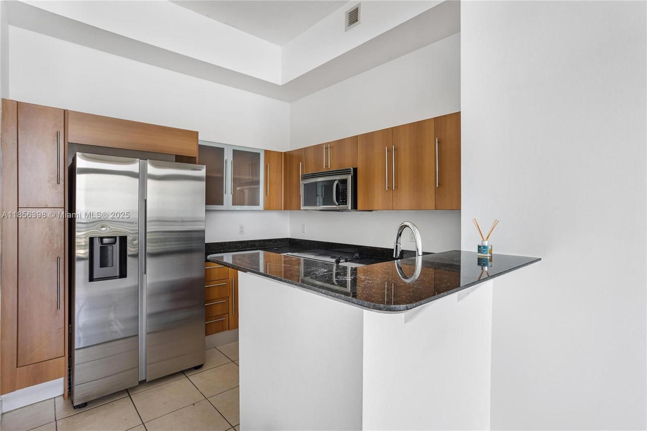 Real estate property located at 335 Biscayne Blvd LPH-00, Miami-dade, One Miami East Condo, Miami, FL