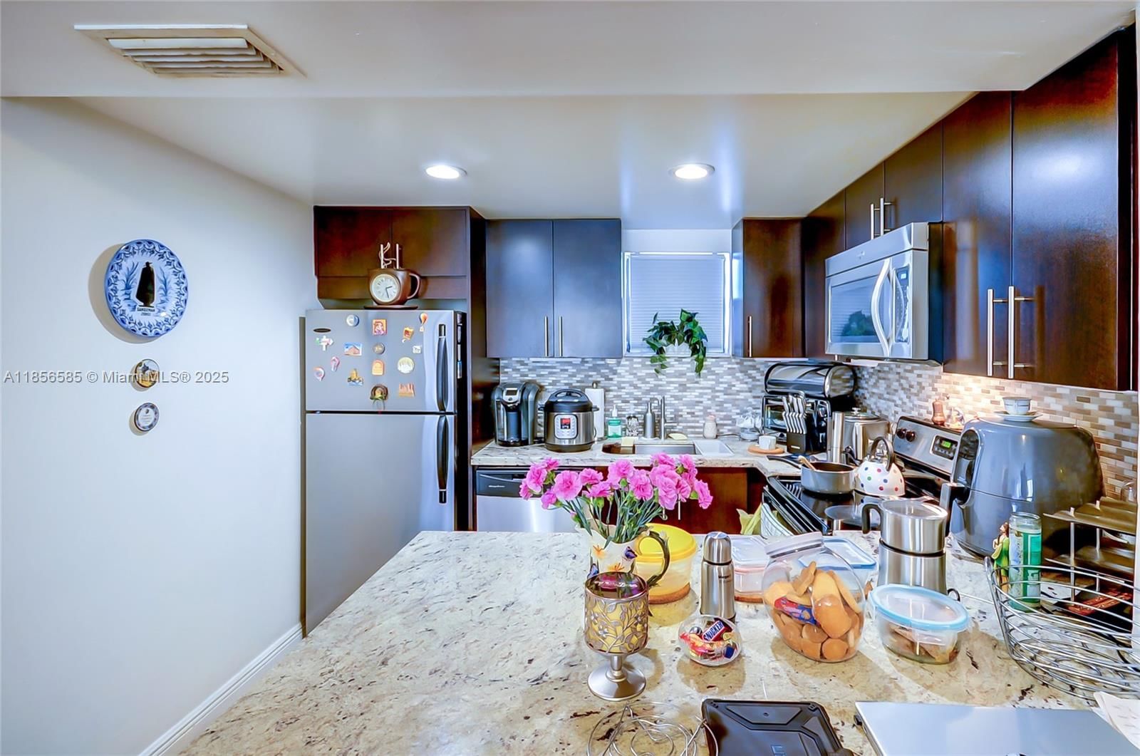 Real estate property located at 8290 Lake Dr #443, Miami-dade, Las Vistas At Doral Condo, Doral, FL