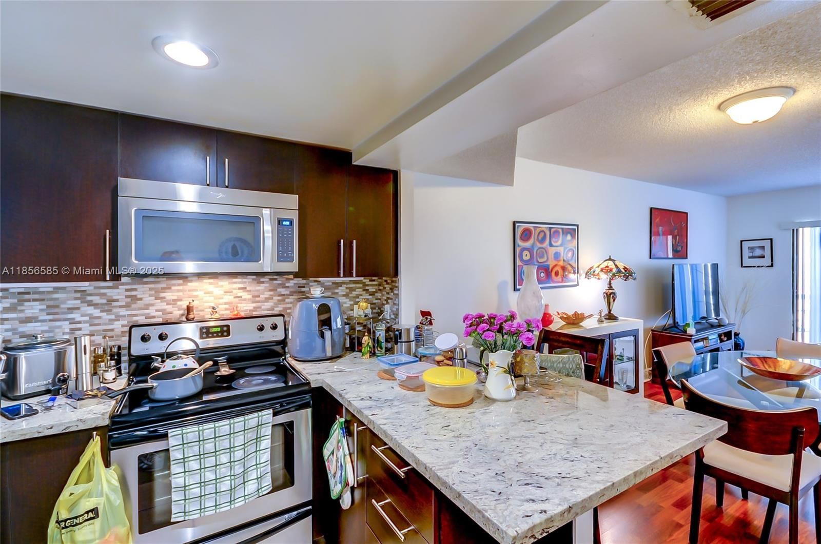 Real estate property located at 8290 Lake Dr #443, Miami-dade, Las Vistas At Doral Condo, Doral, FL