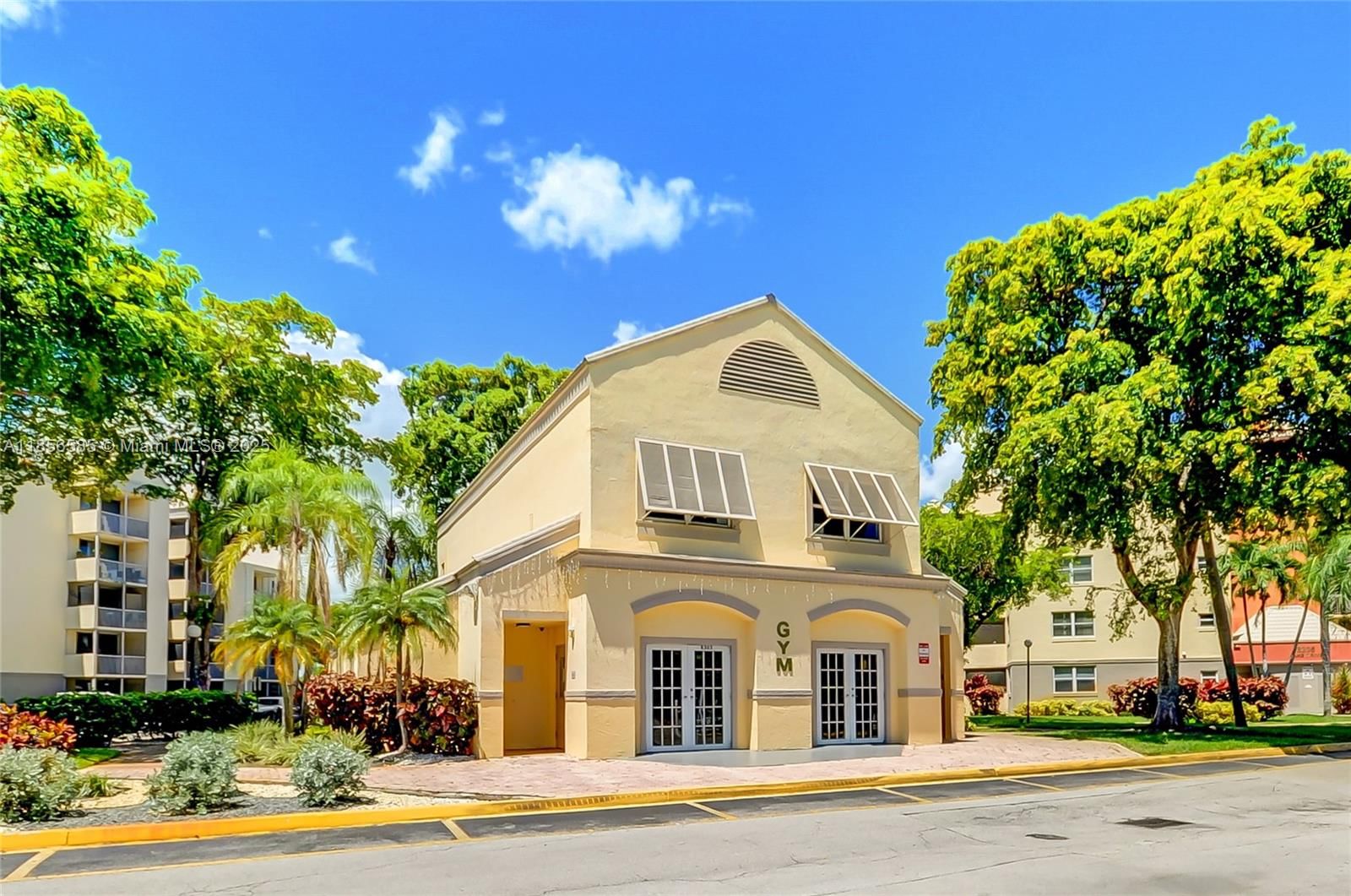 Real estate property located at 8290 Lake Dr #443, Miami-dade, Las Vistas At Doral Condo, Doral, FL
