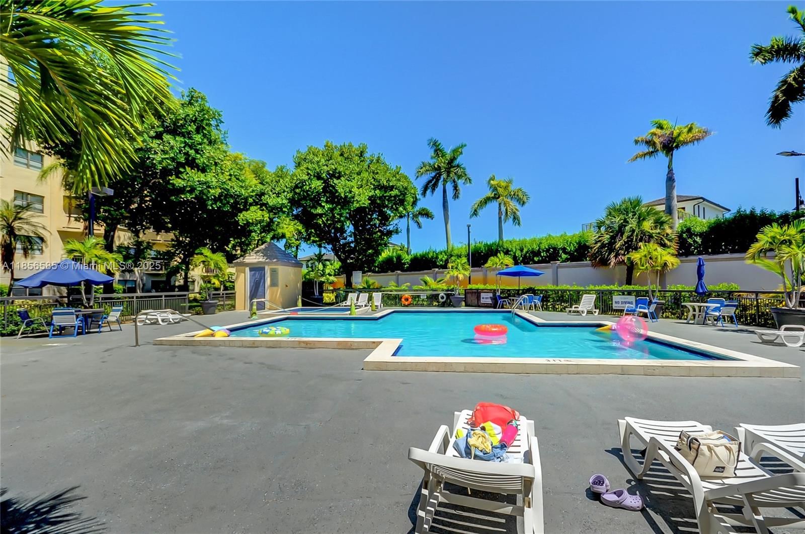 Real estate property located at 8290 Lake Dr #443, Miami-dade, Las Vistas At Doral Condo, Doral, FL