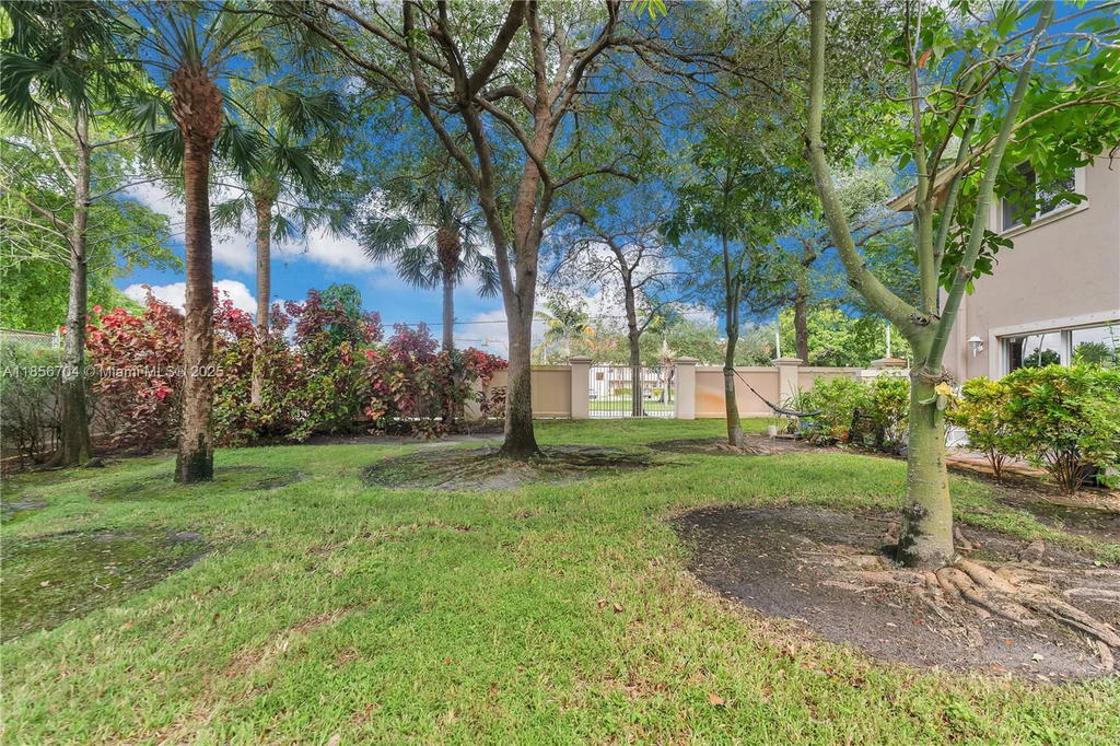 Real estate property located at 8080 27th St, Broward, Aragon Sec One, Sunrise, FL