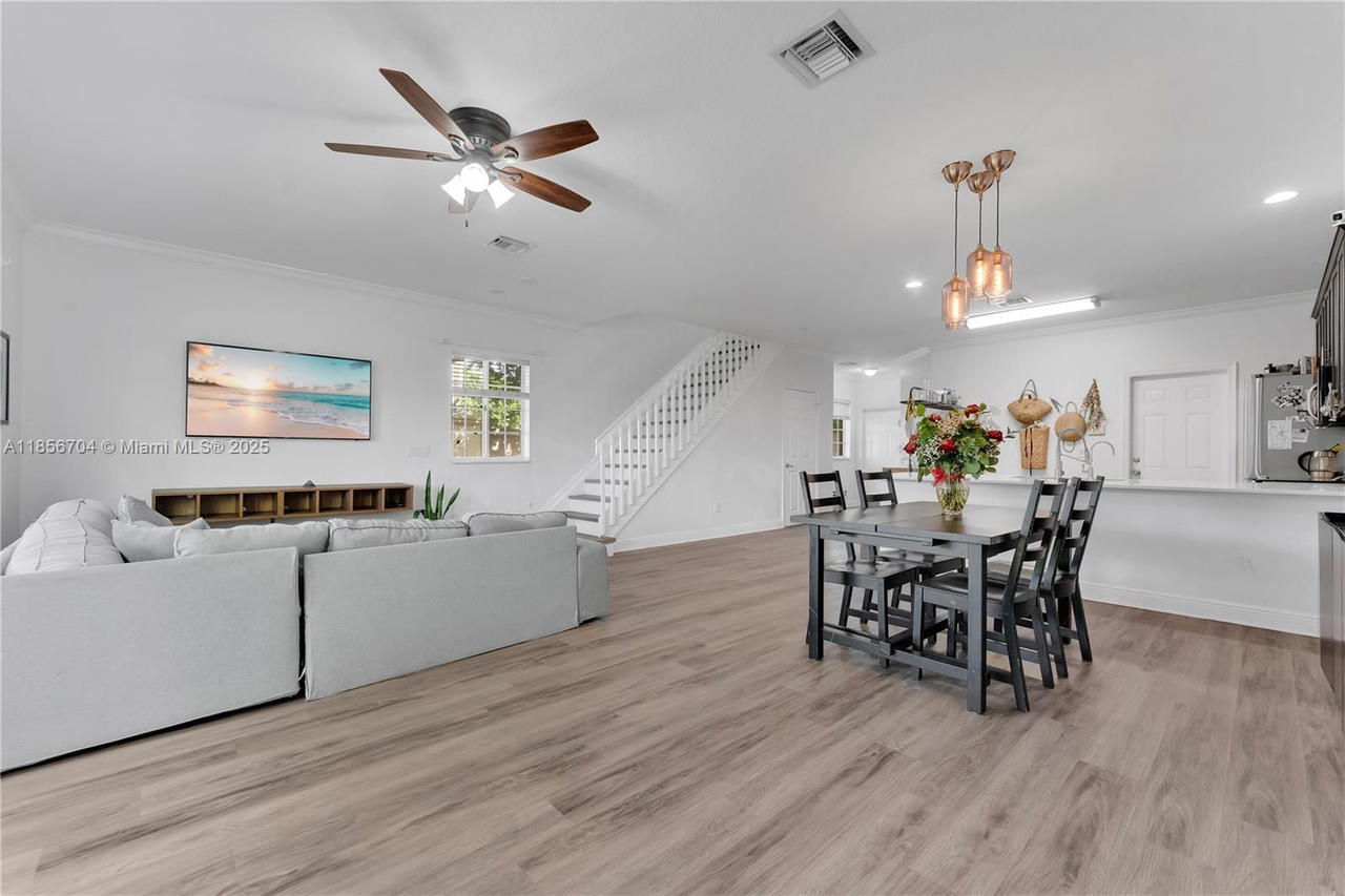 Real estate property located at 8080 27th St, Broward, Aragon Sec One, Sunrise, FL