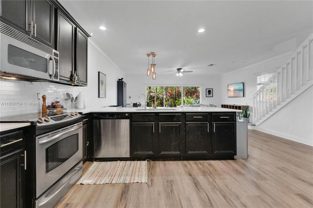 Real estate property located at 8080 27th St, Broward, Aragon Sec One, Sunrise, FL