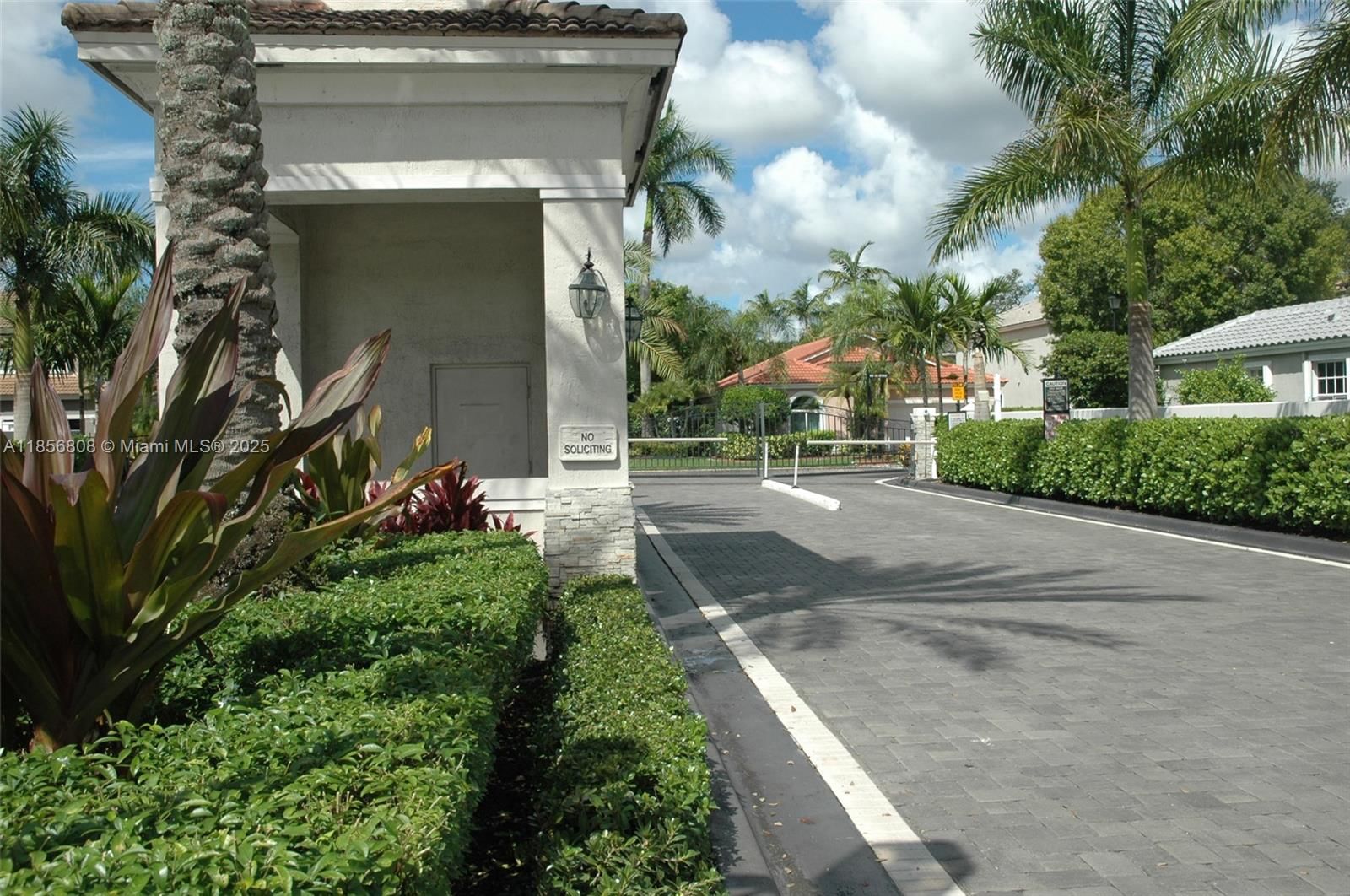Real estate property located at 1095 117th Ave, Broward, Lakeview Drive Subdivisio, Coral Springs, FL