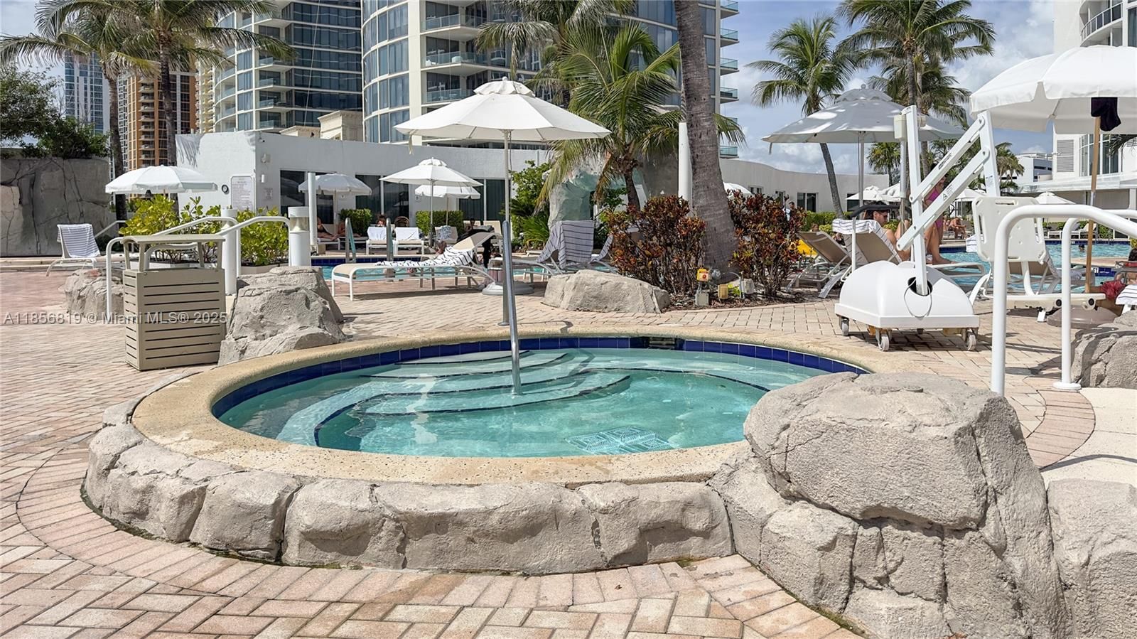Real estate property located at 18001 Collins Ave #1214- 1215, Miami-dade, Trump International Sones, Sunny Isles Beach, FL