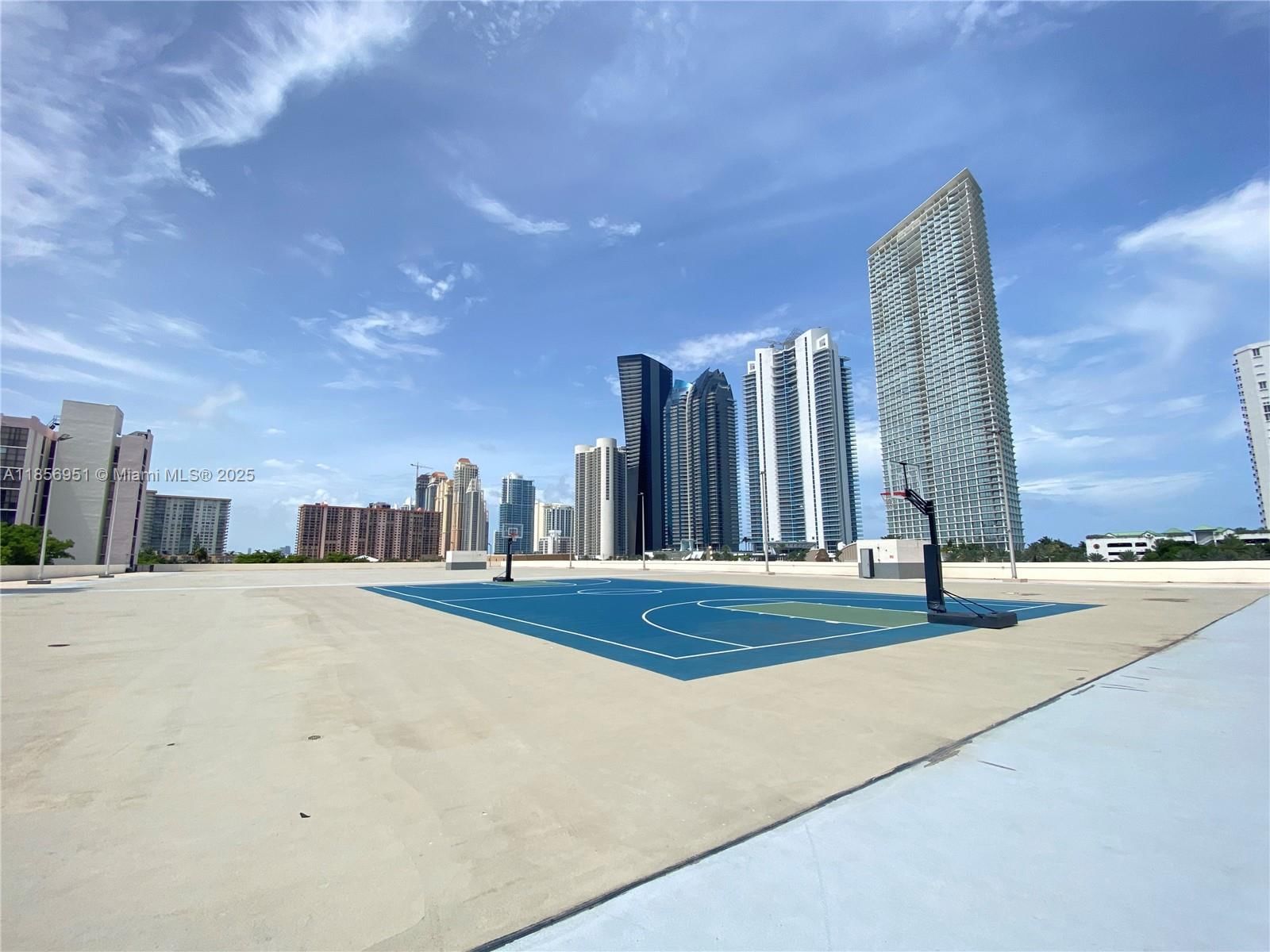 Real estate property located at 16919 Bay Rd #206, Miami-dade, Plaza Of Americas Condo P, Sunny Isles Beach, FL