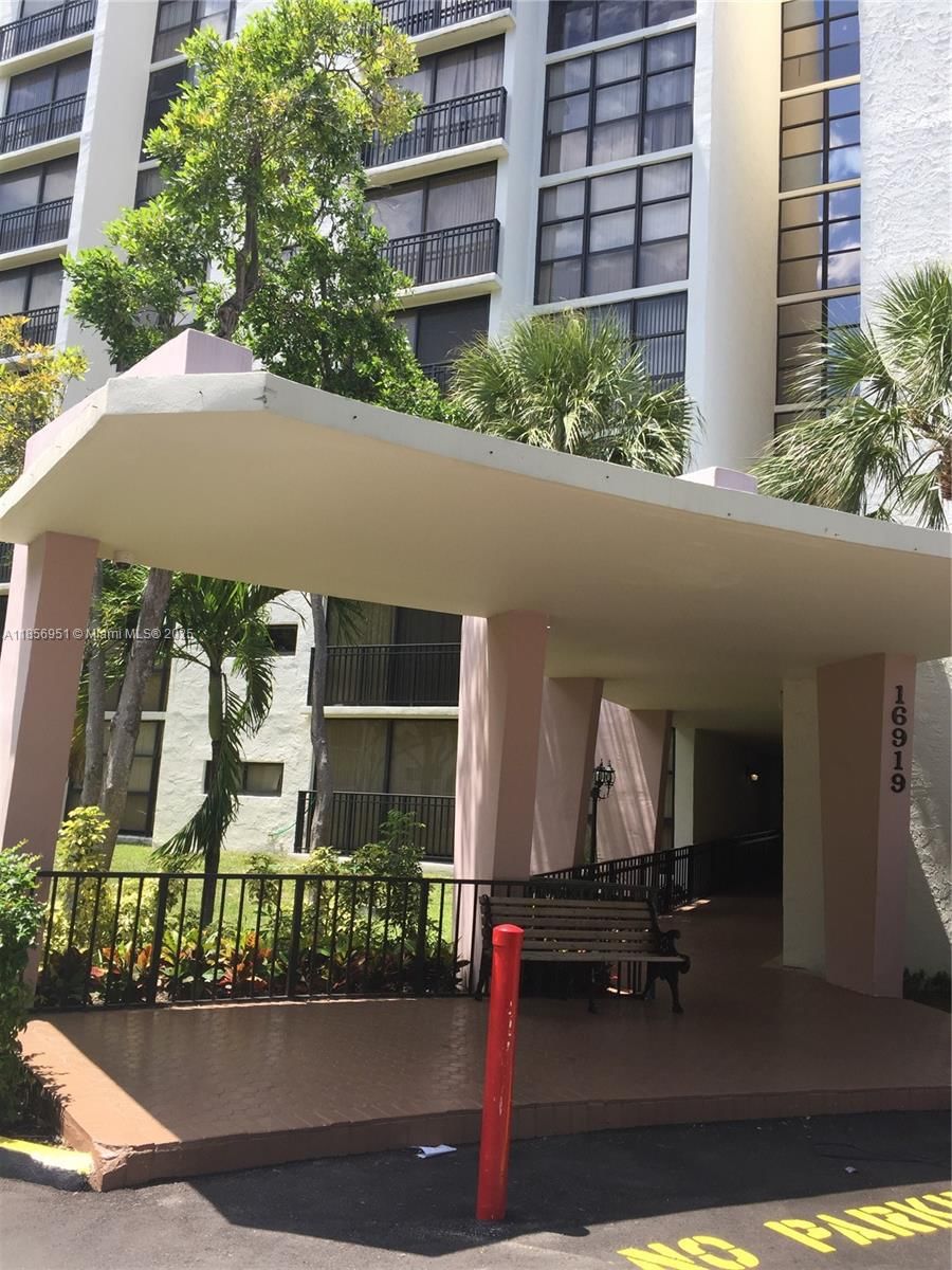 Real estate property located at 16919 Bay Rd #206, Miami-dade, Plaza Of Americas Condo P, Sunny Isles Beach, FL