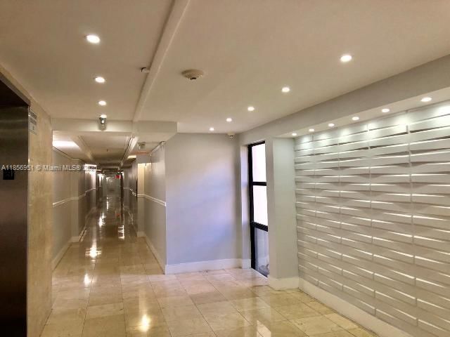 Real estate property located at 16919 Bay Rd #206, Miami-dade, Plaza Of Americas Condo P, Sunny Isles Beach, FL