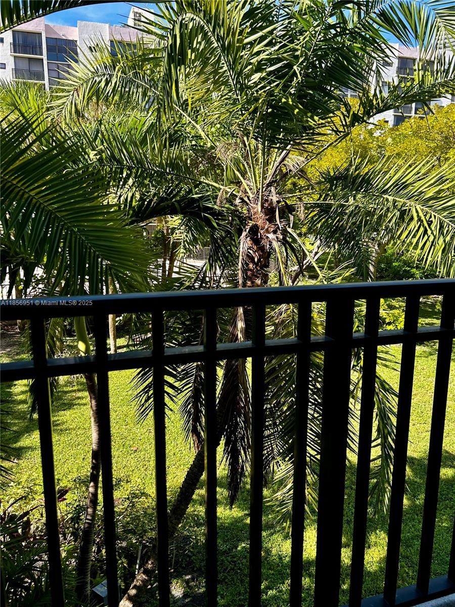 Real estate property located at 16919 Bay Rd #206, Miami-dade, Plaza Of Americas Condo P, Sunny Isles Beach, FL