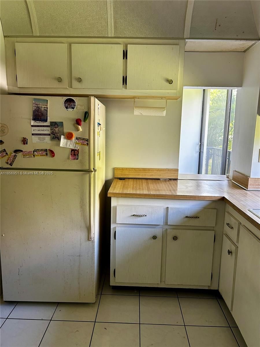 Real estate property located at 16919 Bay Rd #206, Miami-dade, Plaza Of Americas Condo P, Sunny Isles Beach, FL