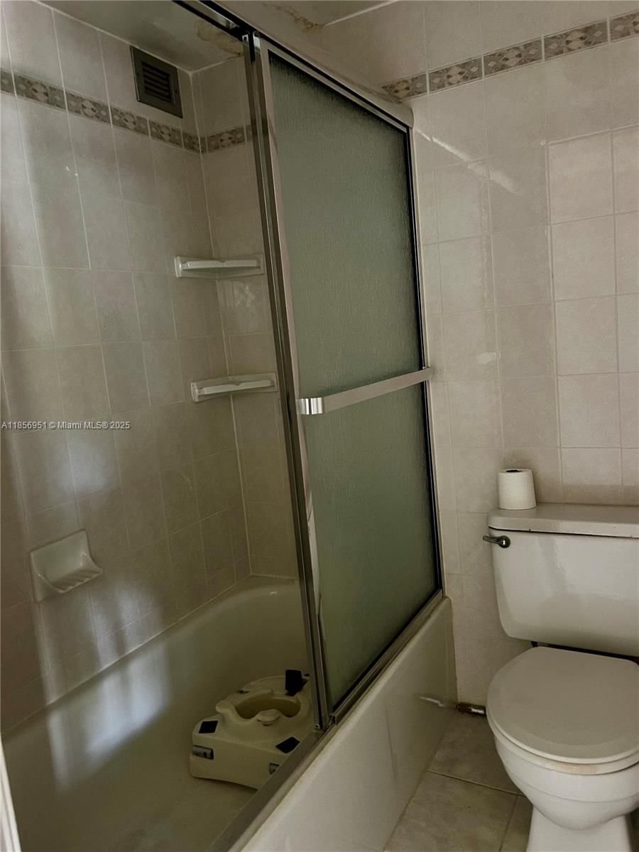 Real estate property located at 16919 Bay Rd #206, Miami-dade, Plaza Of Americas Condo P, Sunny Isles Beach, FL