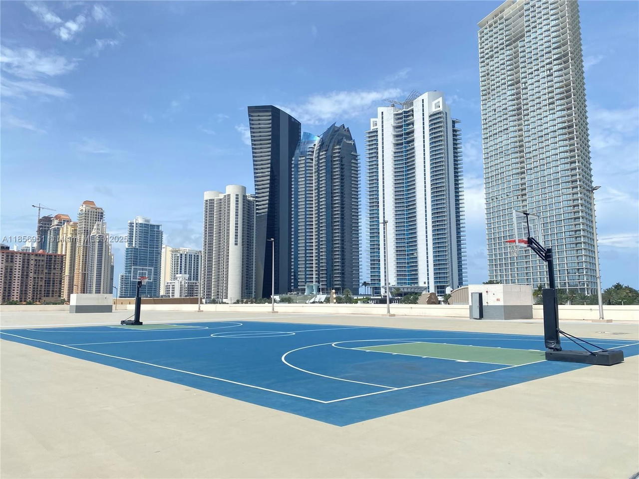 Real estate property located at 16919 Bay Rd #206, Miami-dade, Plaza Of Americas Condo P, Sunny Isles Beach, FL